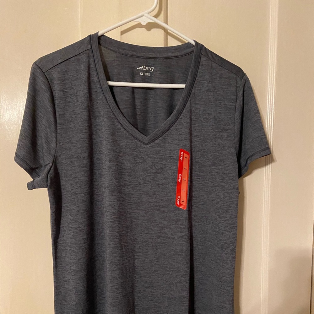 Athletic short sleeve shirt